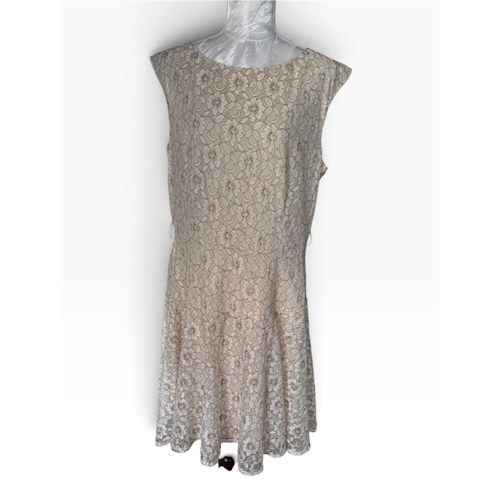 Luxology sleeveless floral lace dress